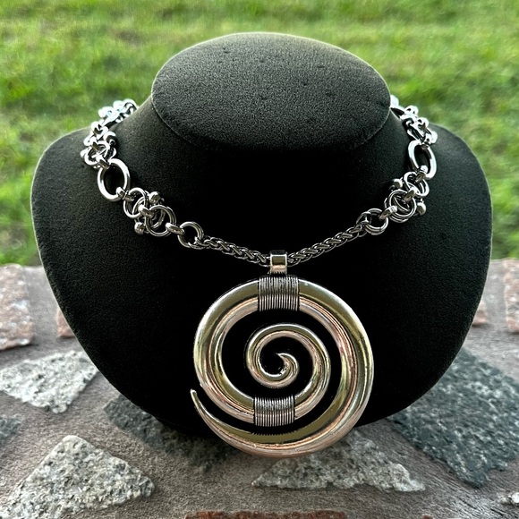 Handmade maille links stainless steel wheat chain necklace with spiral charm - Picture 12 of 16